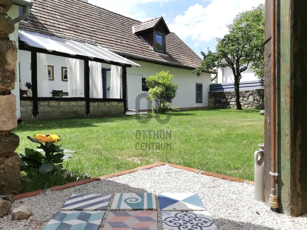 Eladó családi ház, Balatonhenye, Balatonhenye