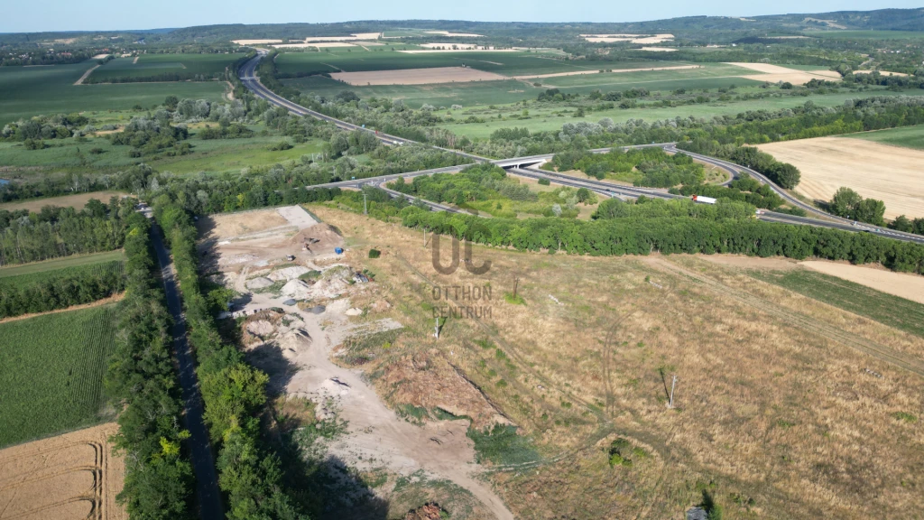 c3-1-name c2-84-name, Balatonőszöd, Balatonőszöd