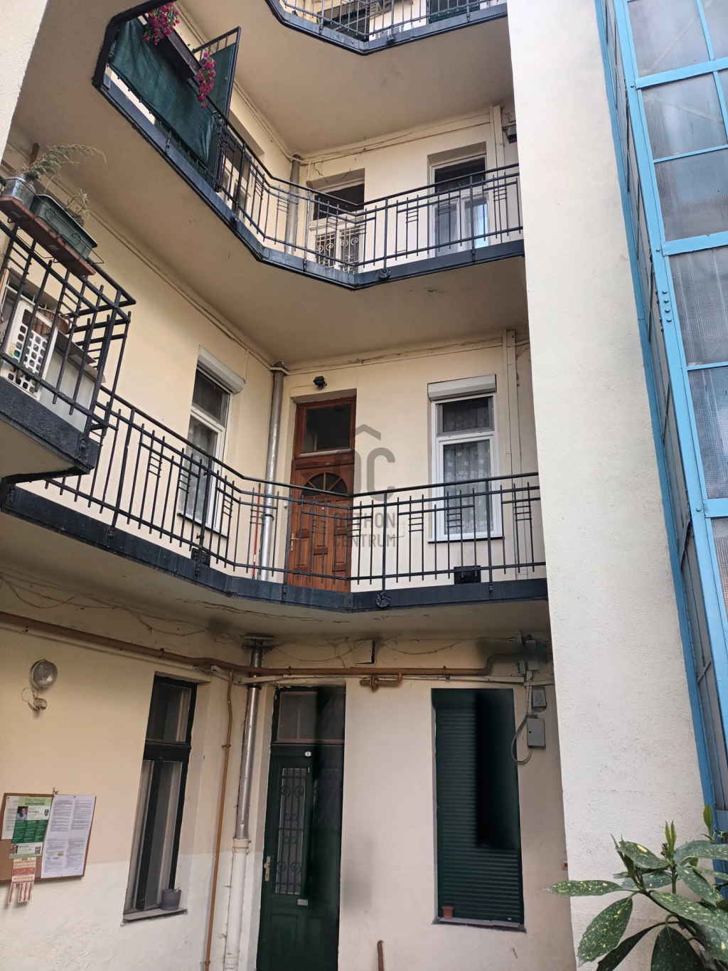 Eladó téglalakás, Budapest II. kerület, Országút