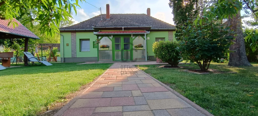 Eladó családi ház, Balatonlelle, Balatonlelle