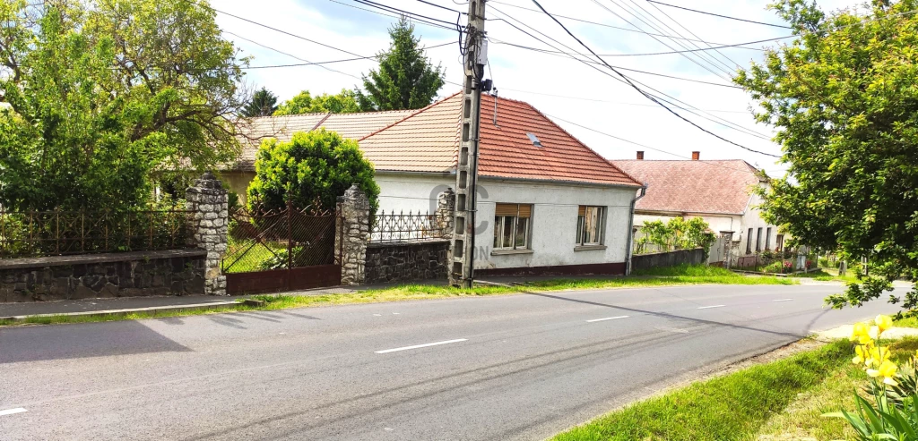 Eladó családi ház, Bazsi, Bazsi