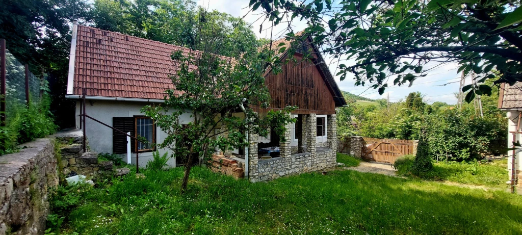 Eladó üdülő, nyaraló, Monoszló, Monoszló