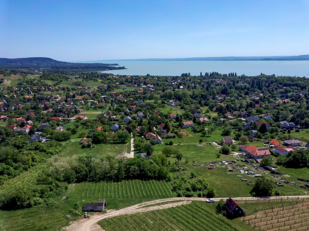 Eladó üdülő, nyaraló, Ábrahámhegy, Ábrahámhegy