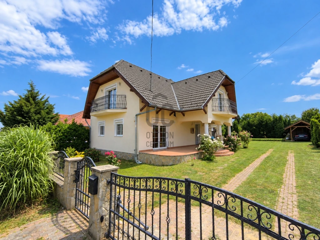 Eladó családi ház, Balatonberény, Balatonberény
