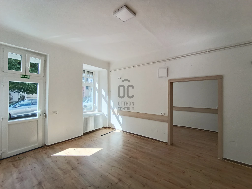 Eladó téglalakás, Tapolca, Belváros