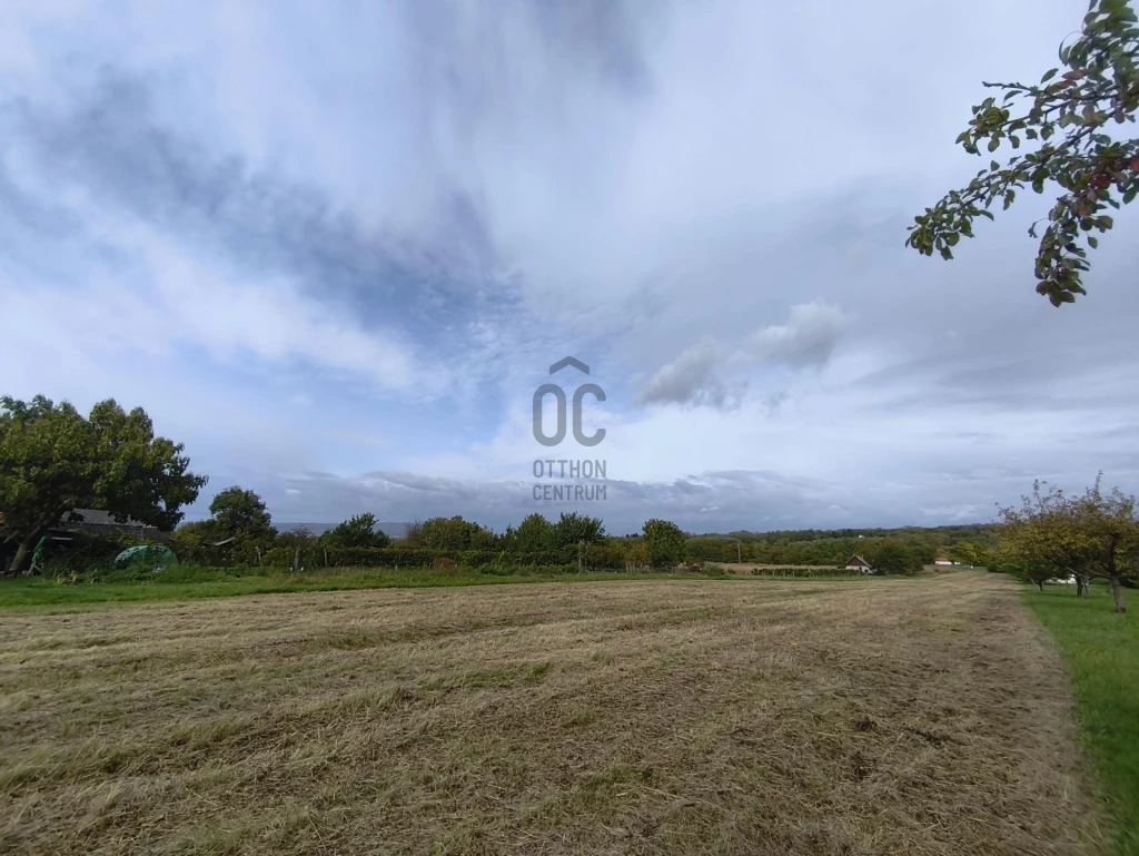 Eladó külterületi telek, Balatonberény, Balatonberény
