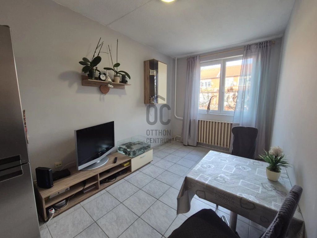 Eladó panellakás, Keszthely, Nyugati városrész