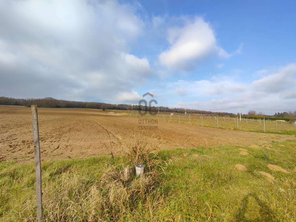 c3-1-name c2-50-name, Alsópáhok, Alsópáhok