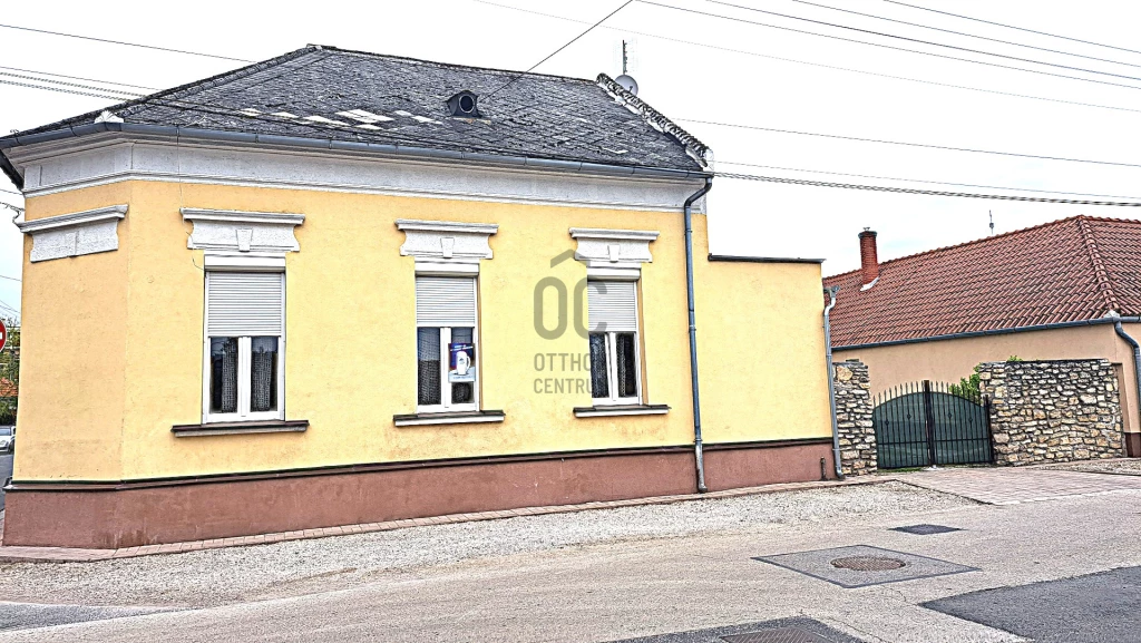 Eladó családi ház, Tapolca, Déli városrész