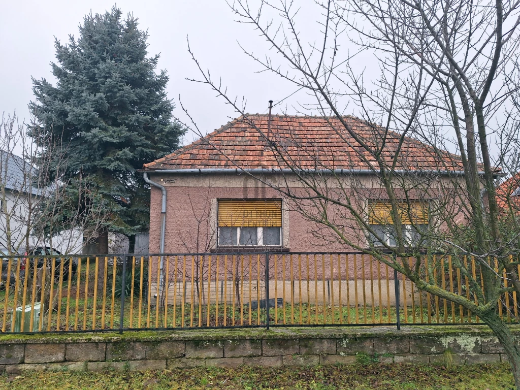 Eladó családi ház, Lesenceistvánd, Lesenceistvánd
