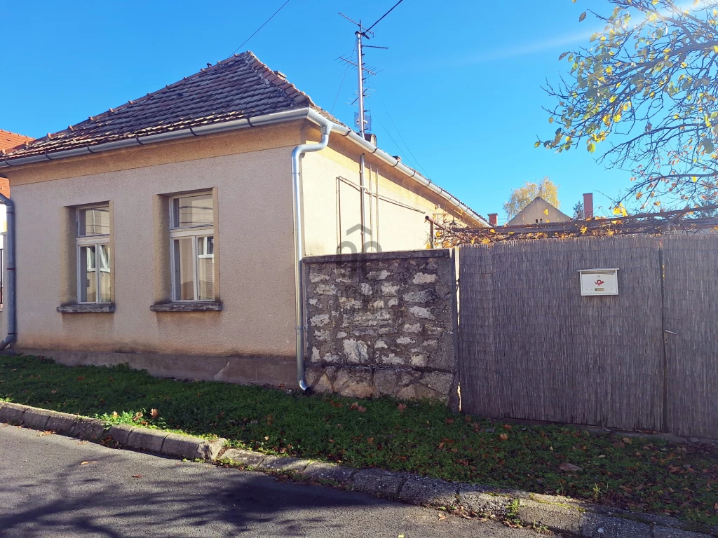 Eladó családi ház, Tapolca, Kertváros