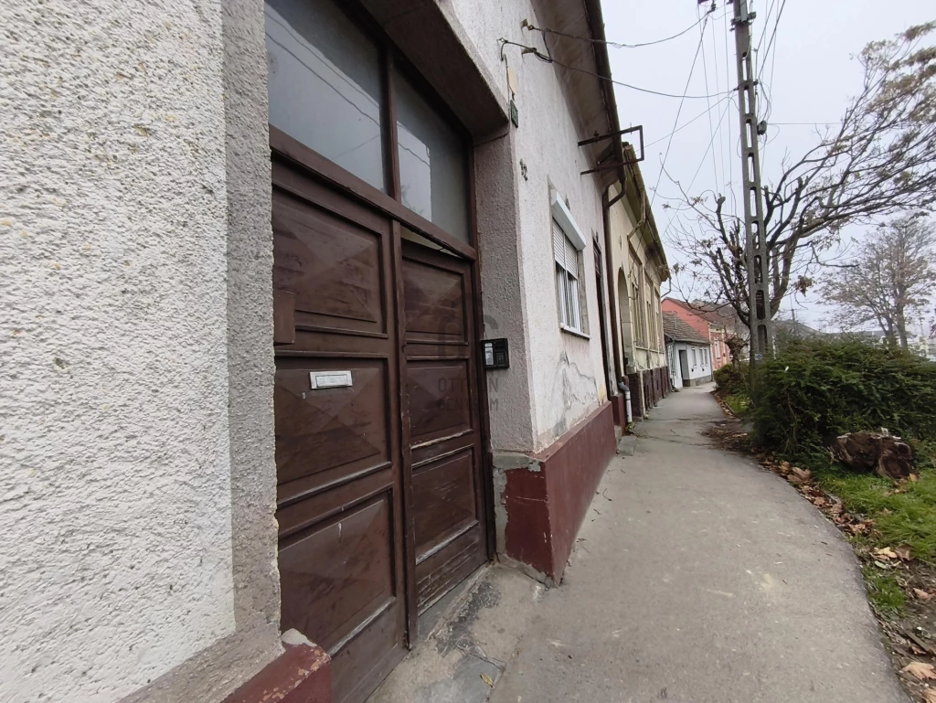 Eladó téglalakás, Kaposvár, Donner