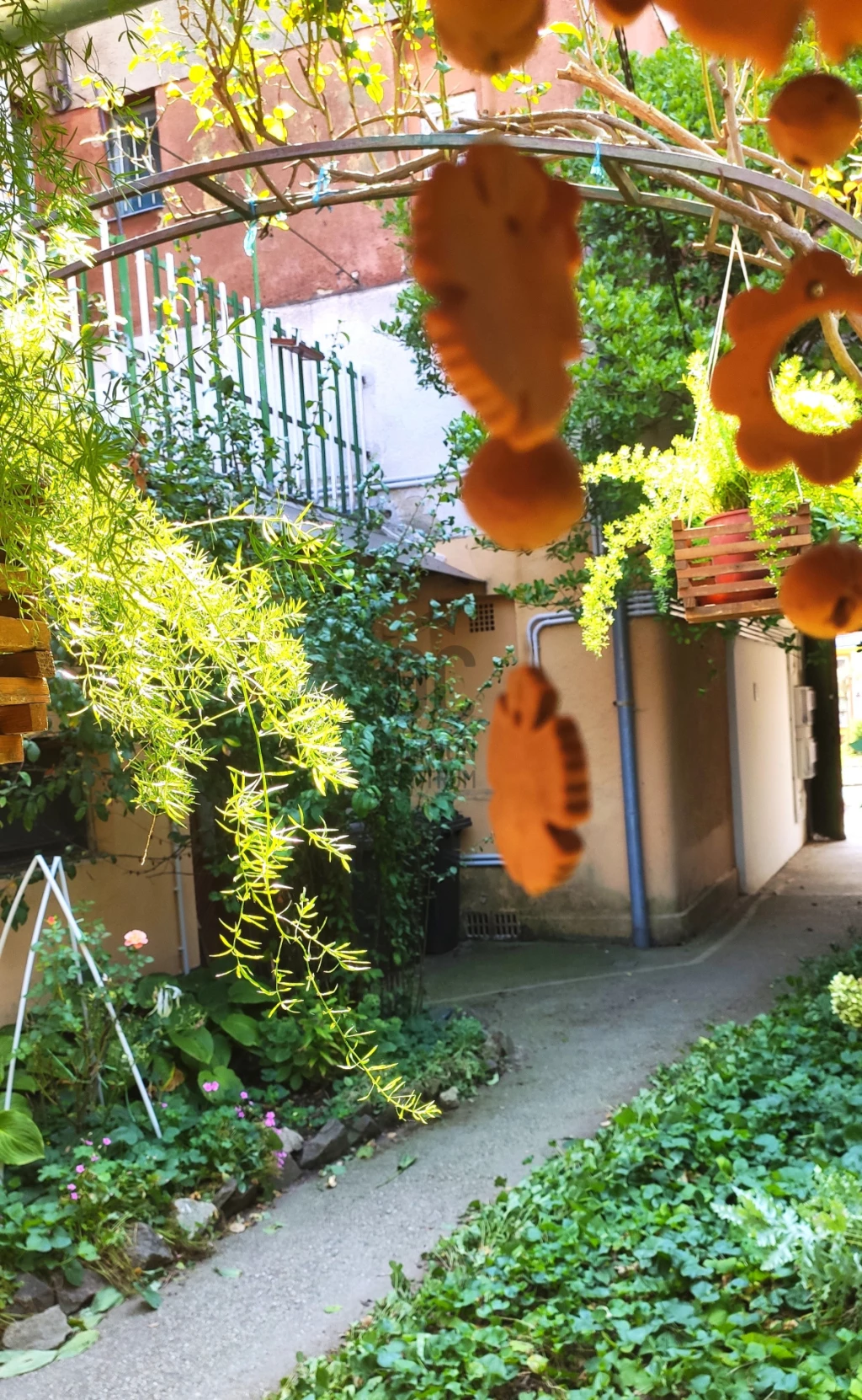 c3-1-name c2-19-name, Keszthely, Belváros