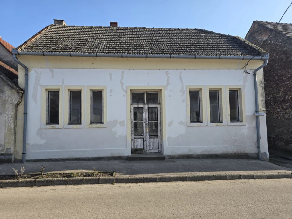 Eladó üzlet, Kővágóörs, Kővágóörs