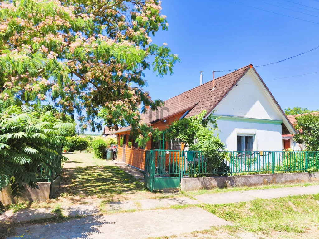 Eladó családi ház, Orosztony, Orosztony