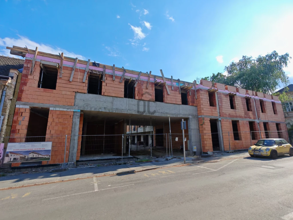 Eladó téglalakás, Keszthely, Belváros