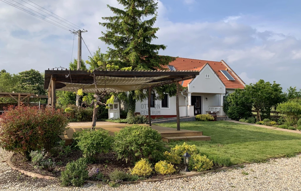 Eladó vendéglő, étterem, Köveskál, Köveskál