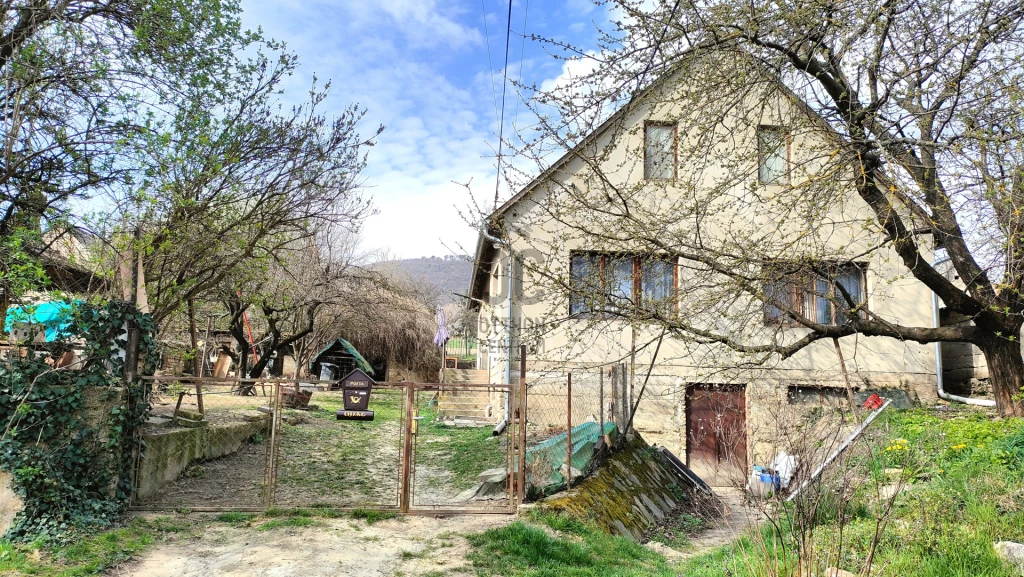 c3-1-name c2-1-name, Balatonederics, Balatonederics