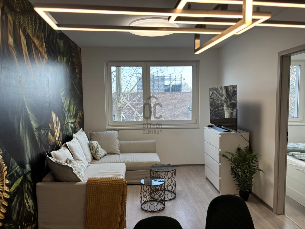 c3-1-name c2-19-name, Siófok, Belváros