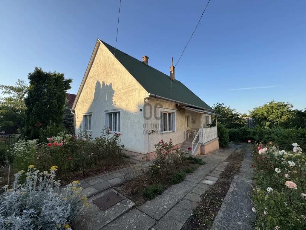 Eladó üdülő, nyaraló, Balatonföldvár, Balatonföldvár