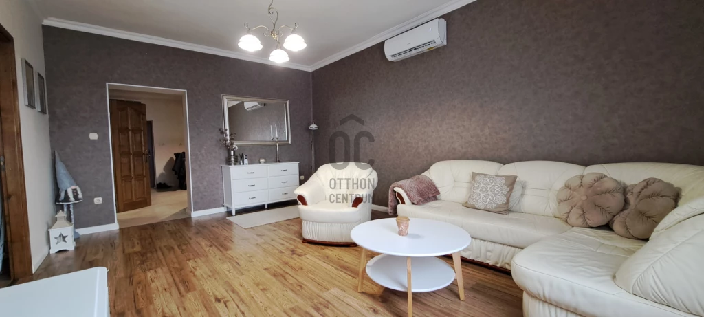 Eladó téglalakás, Tapolca, Belváros