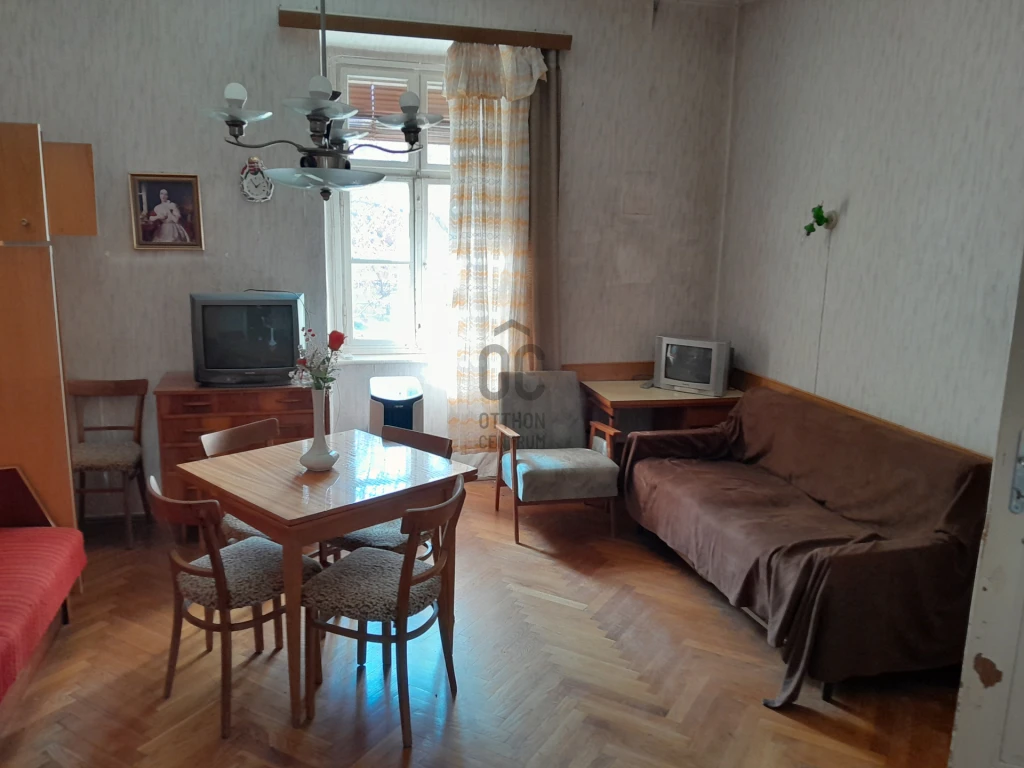 Eladó téglalakás, Keszthely, Belváros