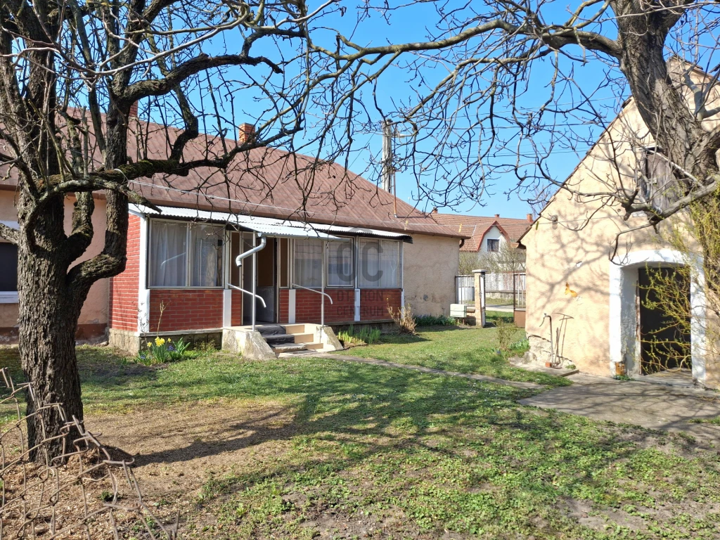 Eladó családi ház, Lesenceistvánd, Lesenceistvánd