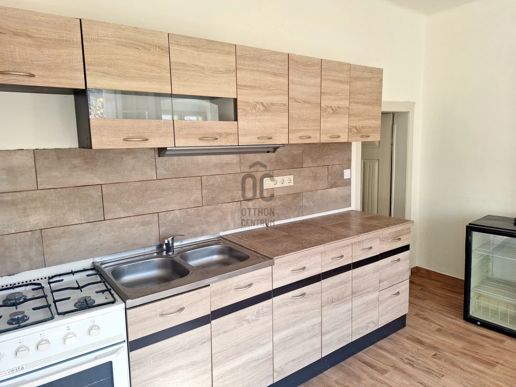 c3-1-name c2-5-name, Tapolca, Tapolca