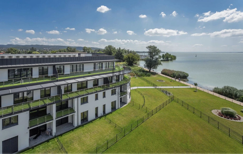 c3-1-name c2-19-name, Keszthely, Balaton part