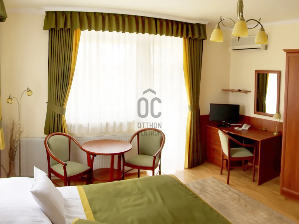 Eladó hotel, panzió, Siófok, Aranypart