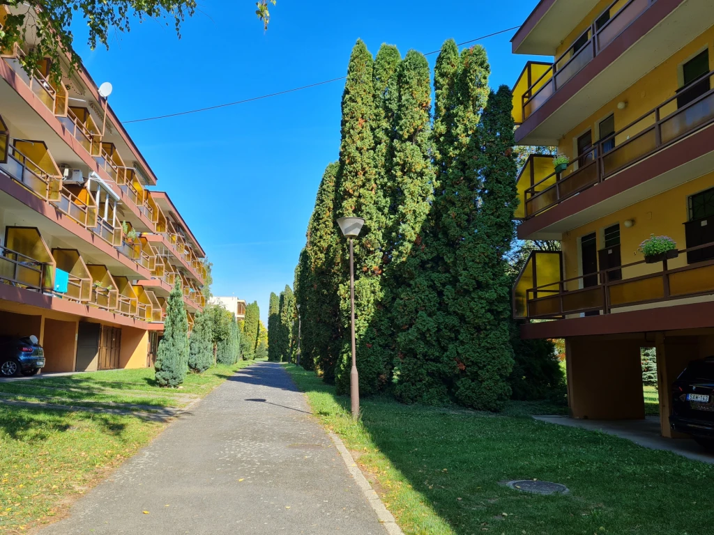 Eladó téglalakás, Keszthely, Balaton part