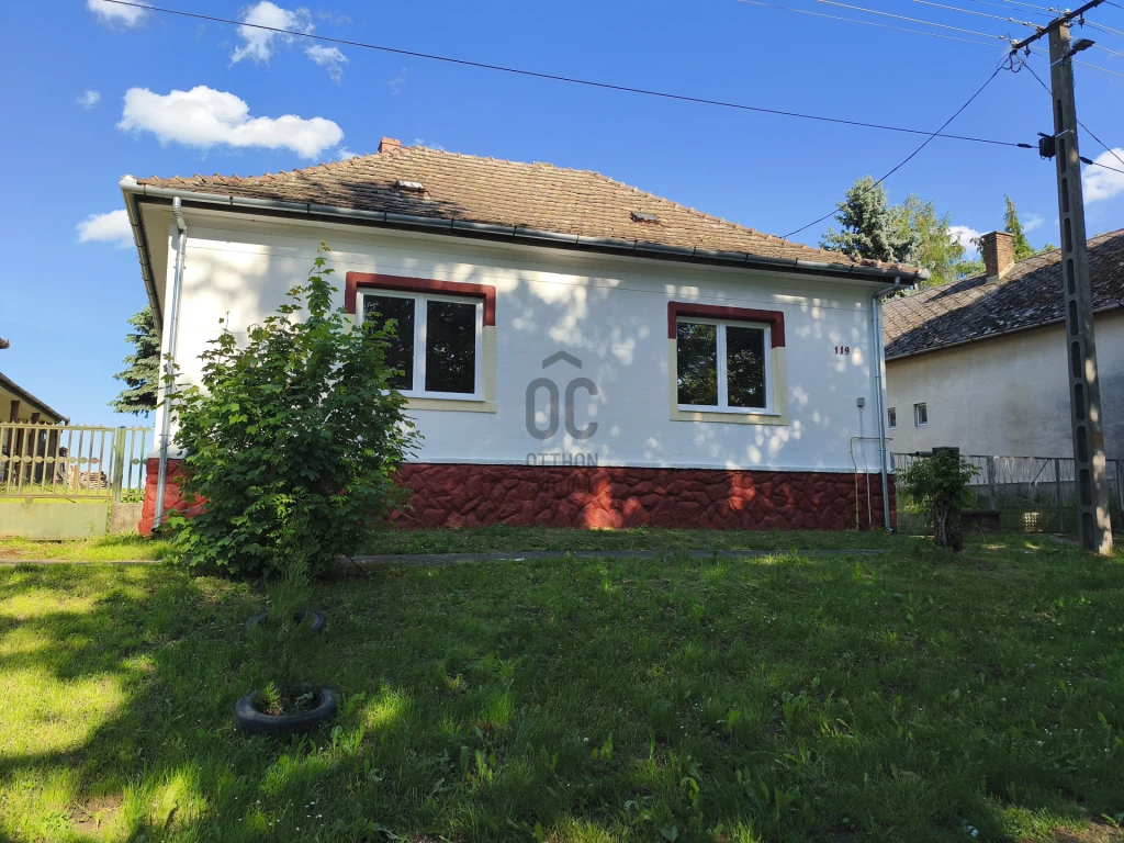 c3-1-name c2-1-name, Mesztegnyő, Mesztegnyő