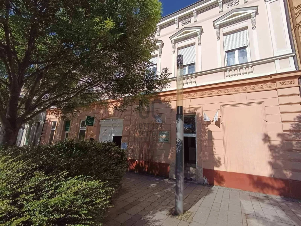 Eladó téglalakás, Keszthely, Belváros