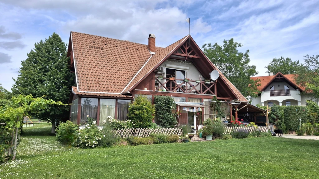 Eladó családi ház, Ábrahámhegy, Ábrahámhegy