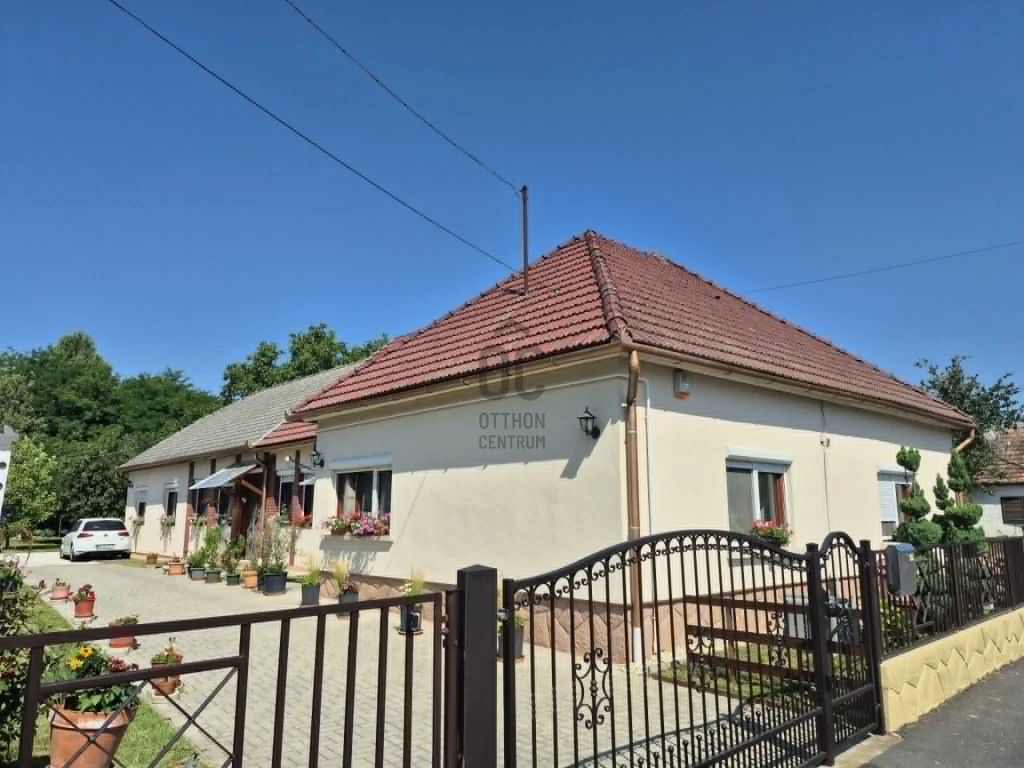 Eladó családi ház, Sármellék, Sármellék