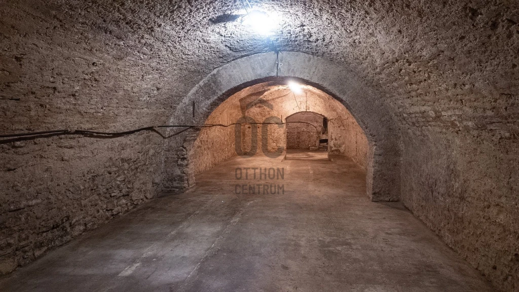 c3-1-name c2-73-name, Tapolca, Tapolca