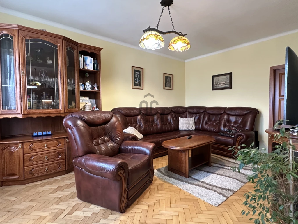 Eladó téglalakás, Székesfehérvár, Írók utcái