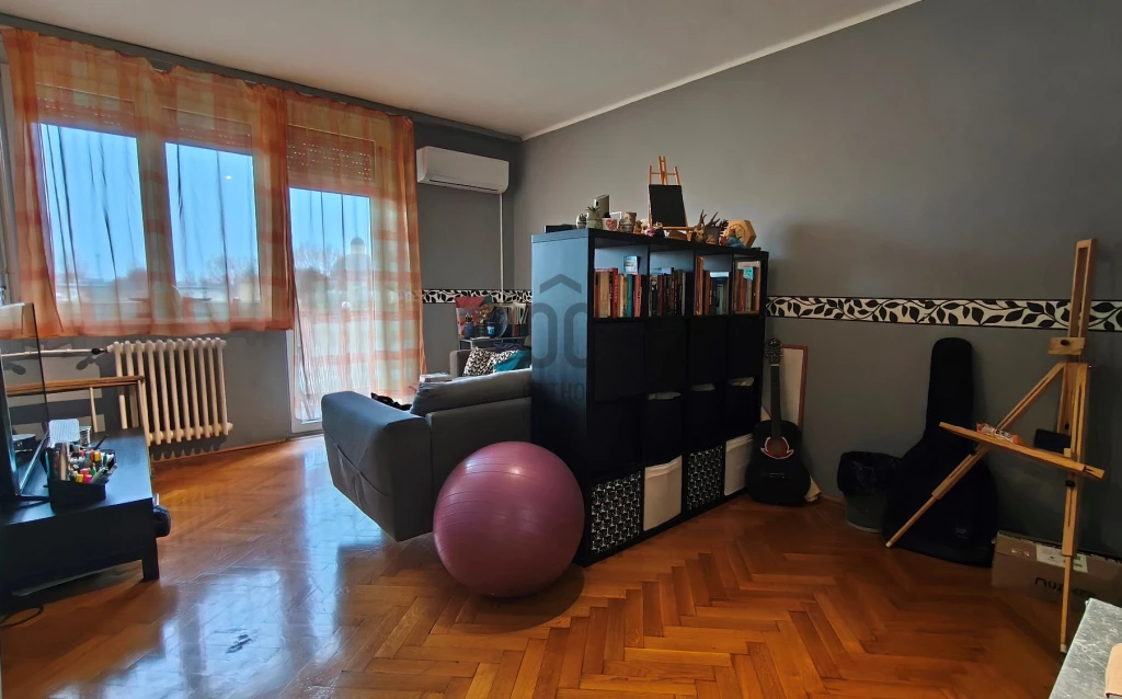 Eladó téglalakás, Székesfehérvár, Belváros és környéke