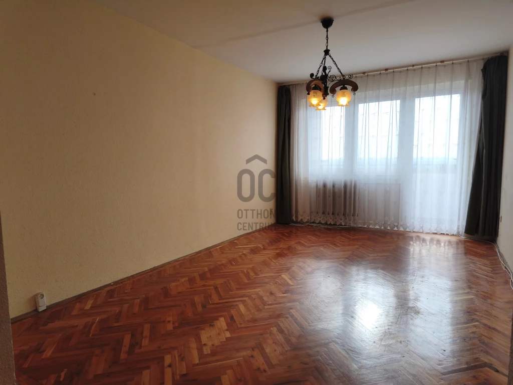 Eladó panellakás, Székesfehérvár, Palotaváros