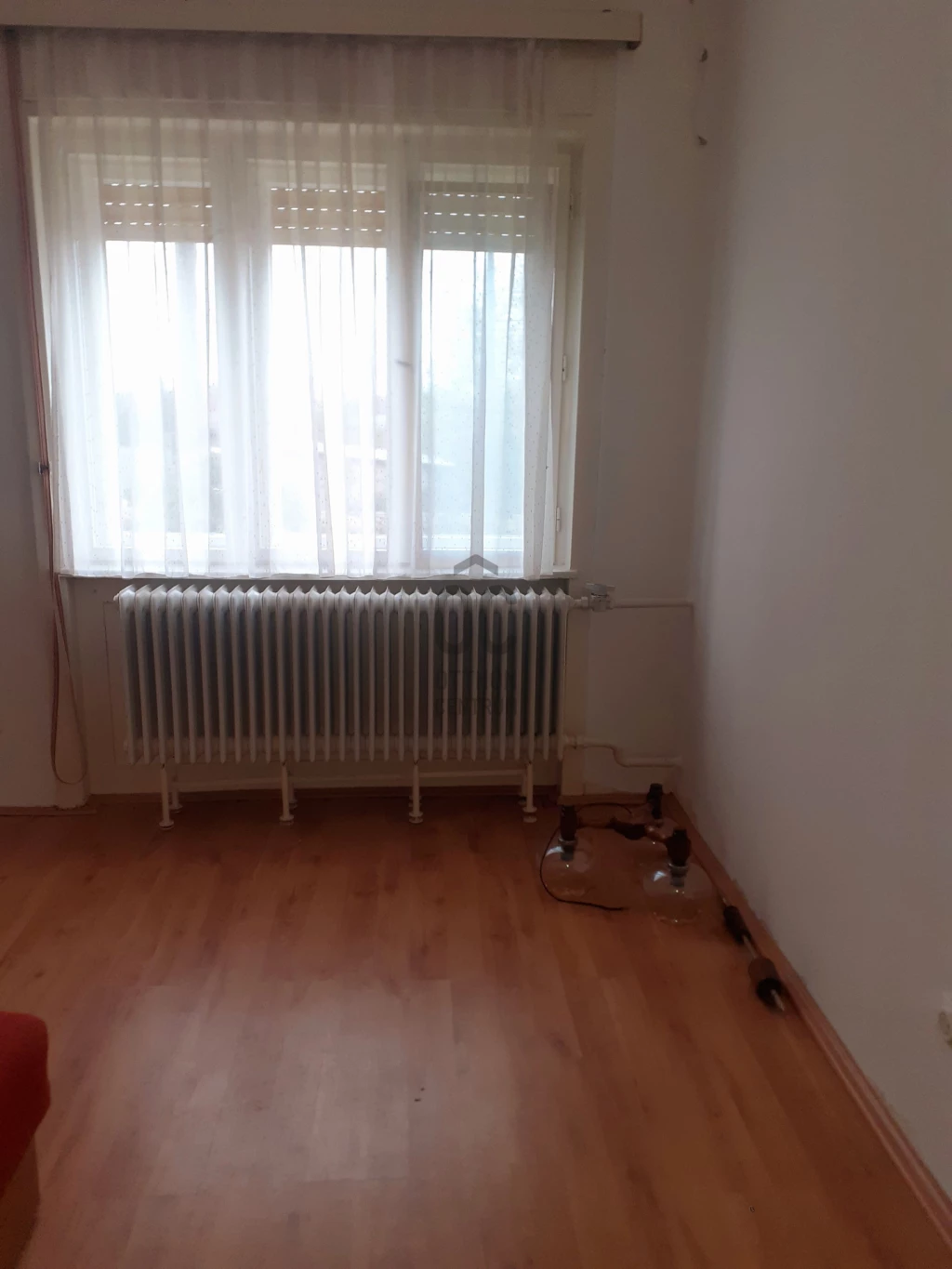 Eladó családi ház, Nova, Nova
