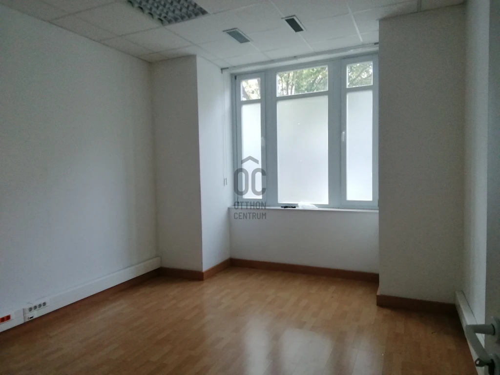 Eladó egyéb kereskedelmi-ipari, Zalaegerszeg, Belváros