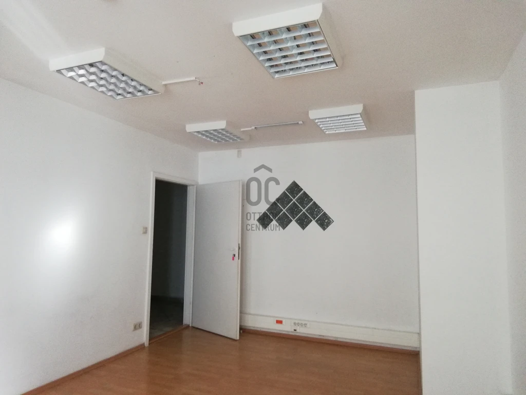 Eladó téglalakás, Zalaegerszeg, Belváros
