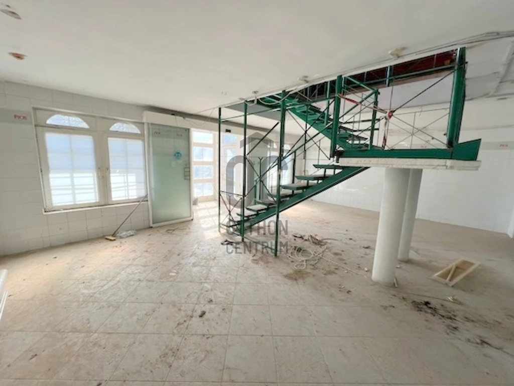 Eladó egyéb kereskedelmi-ipari, Révfülöp, Révfülöp