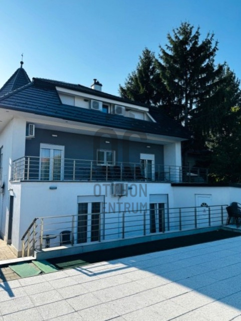 Ház · 11 hálószoba · 600 m² · 550.000.000 Ft