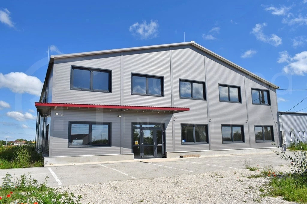 Miskolc, Szirma - Martintelepi részén hosszú távra bérbeadó egy vadonatúj 650 m2-es, műhely - raktár - iroda épület.
