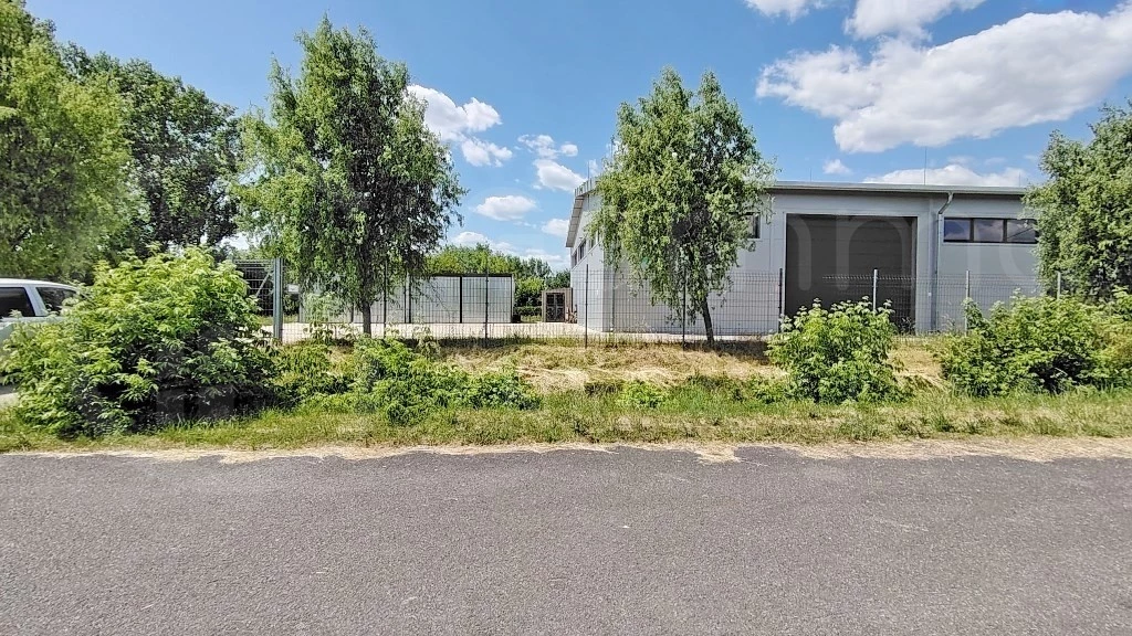 Szikszón SZIGETELT acélvázas szerkezetű csarnok ELADÓ!