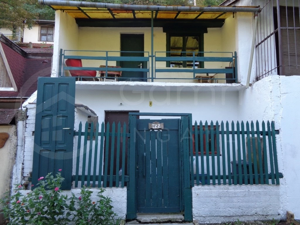 Miskolcon a Nagyavas alsó soron 30 m2-es boros pince, felépítménnyel ELADÓ!