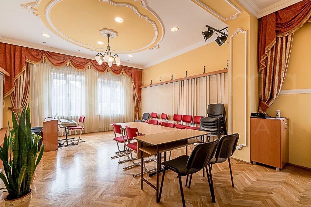 Miskolc, Búza tértől 400 méterre családi ház eladó!