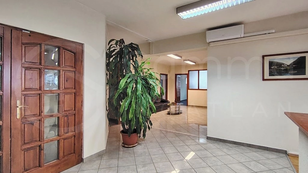 ELADÓ TELJES IRODASZINT MISKOLC BELVÁROSÁBAN – KIVÁLÓ ADOTTSÁGOK, AZONNALI HASZNOSÍTHATÓSÁG!