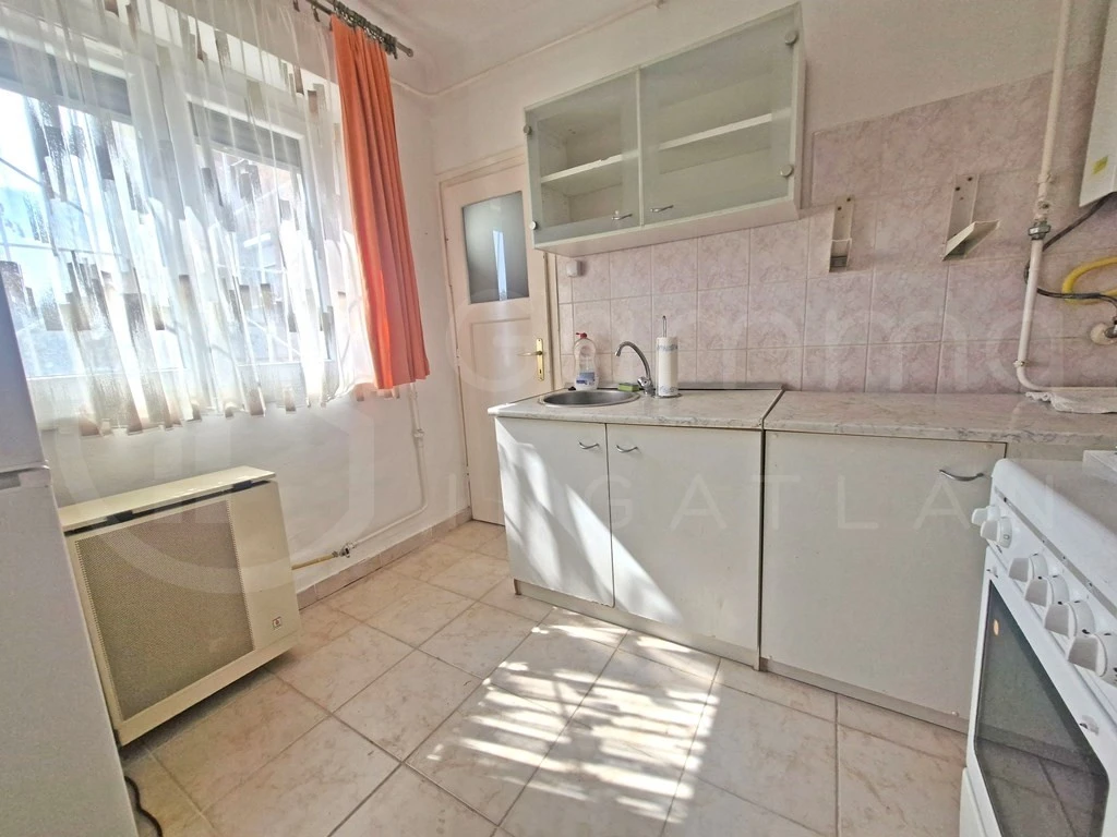 c3-1-name c2-19-name, Miskolc, Selyemrét